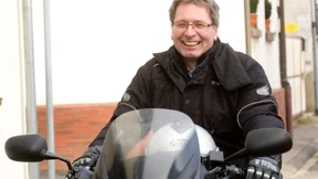 Guter Hirte in Motorradkluft 