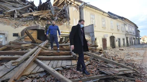 Kleinstädte in Trümmern, mindestens sieben Tote