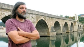 Serbisches Disneyland auf blutigem Boden