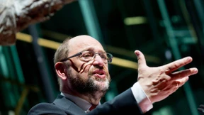Schulz greift an, Steinbrück grätscht dazwischen