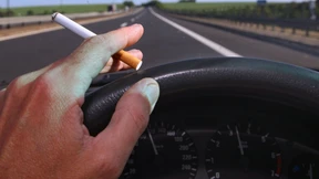 Rauchverbot beim Fahren mit Kindern gefordert