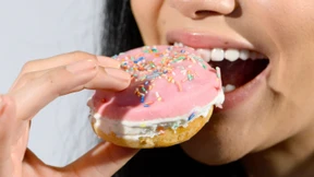 Woher der Heißhunger kurz vor den Tagen kommt