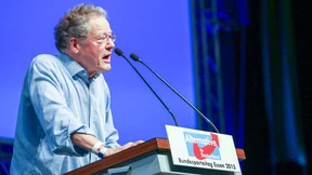 Konrad Adam erwägt Austritt aus AfD