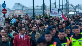 Parlament beschließt umstrittene Verfassungsänderung