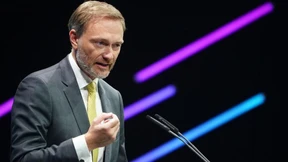 Lindner drückt Haushaltslücke auf 11 Milliarden