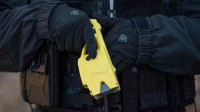 Beuth sieht bei Taser präventiven Effekt