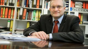 Chef der Wirtschaftsweisen gegen Mindestlöhne 