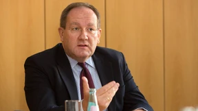 Bafin-Chef Hufeld: „Wer liest das denn?“
