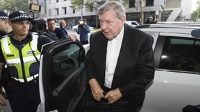 Papst-Vertrauter kommt vor Gericht