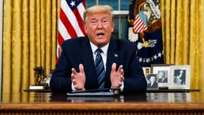 Der Präsident teilt aus