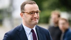 Spahn will Pflegekräfte aus Albanien und dem Kosovo anwerben