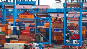 Zoll beschlagnahmt containerweise Unterlagen