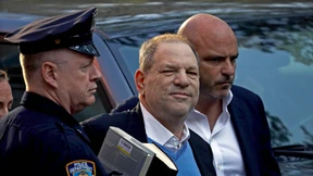 Weinstein stellt sich Polizei
