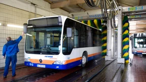 Wiesbadener Busfahrer zeigen ihren Chef an 