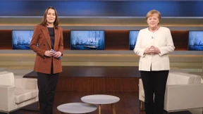 Wofür bat die Kanzlerin nochmal um Verzeihung?