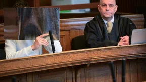 Silvesterrakete in Wohnung – Influencer äußert Bedauern