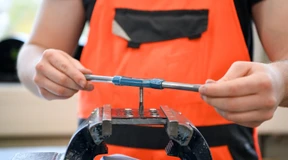 Zahl neuer Ausbildungsverträge weit hinter Vor-Corona-Niveau