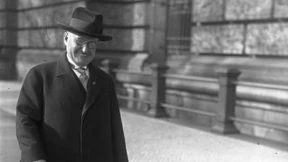 Eine große Mehrheit stimmt für das Ermächtigungsgesetz