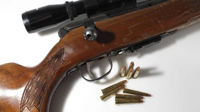 Franzose schießt sich zur Ablenkung selbst in den Rücken