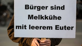 Städte drehen an der Steuerschraube