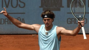 Tennisprofi Zverev zieht ins Achtelfinale ein