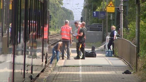 Mann stößt Frau vor Zug – Opfer stirbt