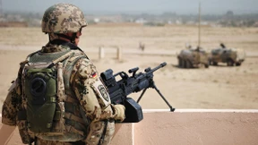 Frühere Helfer demonstrieren vor Bundeswehrlager für Ausreise