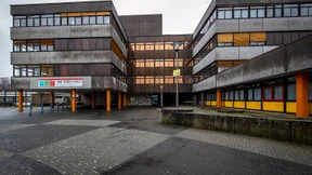 Defizit sinkt um fünf  Millionen Euro