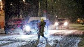 Starker Wintereinbruch sorgt für Verkehrsbehinderungen