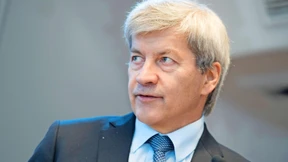 Verkaufen, verschenken, laufen lassen: Was macht der Chef aus dem Russland-Geschäft?