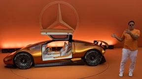 Auf einen Mercedes C111 mit Technik & Motor