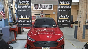 Autovermieter Hertz reduziert Flotte von Elektrofahrzeugen