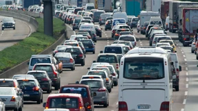 32.000 Stunden Stau auf hessischen Autobahnen