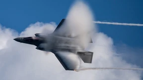 Mehr Geld und heftige Schelte fürs US-Militärkonzerne