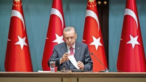 Mit aller Macht gegen die Opposition