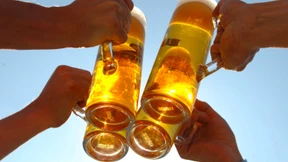 Ein Bier steht vor Gericht