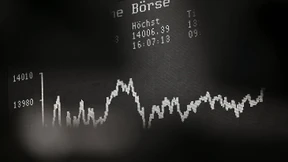 Dax überschreitet erstmals Marke von 15.000 Punkten