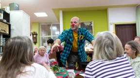 In der Demenz-WG leben Fische gefährlich 