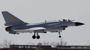 Chinas Kampfjets patrouillieren  