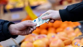 Die Inflation im Euroraum steigt auf 10,7 Prozent