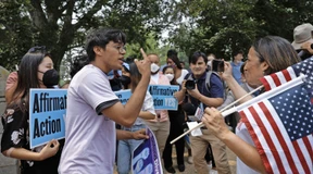 Diskreter Hinweis auf die Hautfarbe