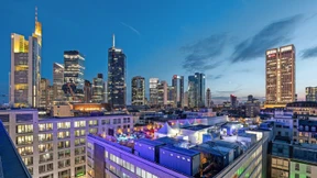 Frankfurt steigt sich selbst aufs Dach