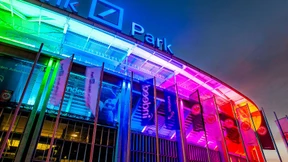 Waldstadion in Regenbogenfarben