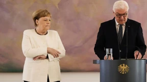 Merkel zittert abermals