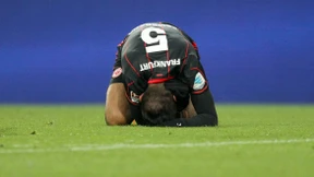 Mit dem Rücken zur Wand