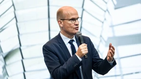 Brinkhaus distanziert sich von Seehofer