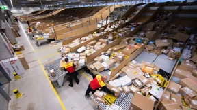 Weniger Pakete, mehr teure Fracht