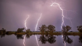 Sandsäcke gegen kommende Unwetter