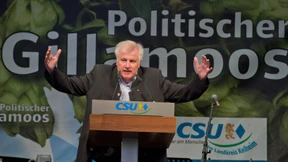 Seehofer will weiter für Pkw-Maut kämpfen