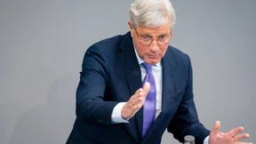 Röttgen und Weber sehen russische Beteiligung an Zwangslandung